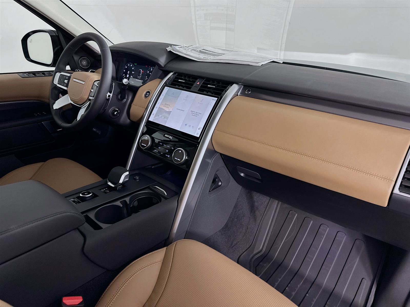 2025 Land Rover Discovery Metropolitan Edition photo 29
