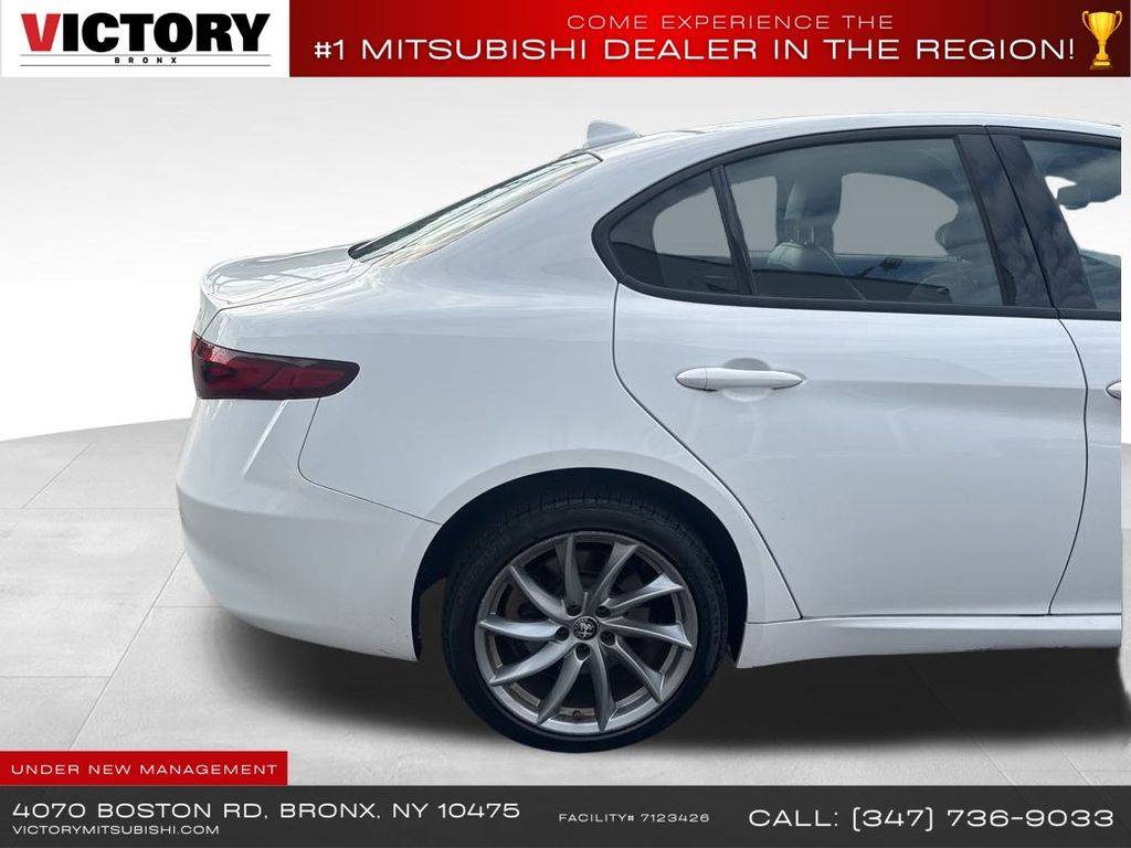 2022 Alfa Romeo Giulia SPRINT photo 9