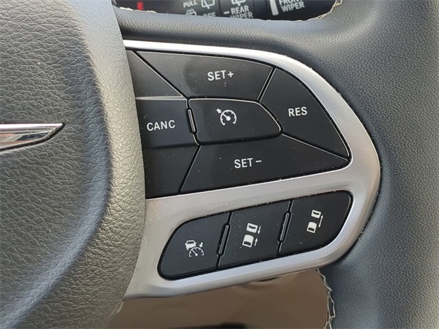 2023 Chrysler Pacifica Hybrid Touring L photo 26