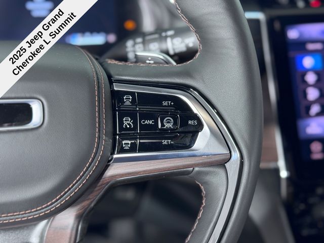 2025 Jeep Cherokee L Summit photo 31