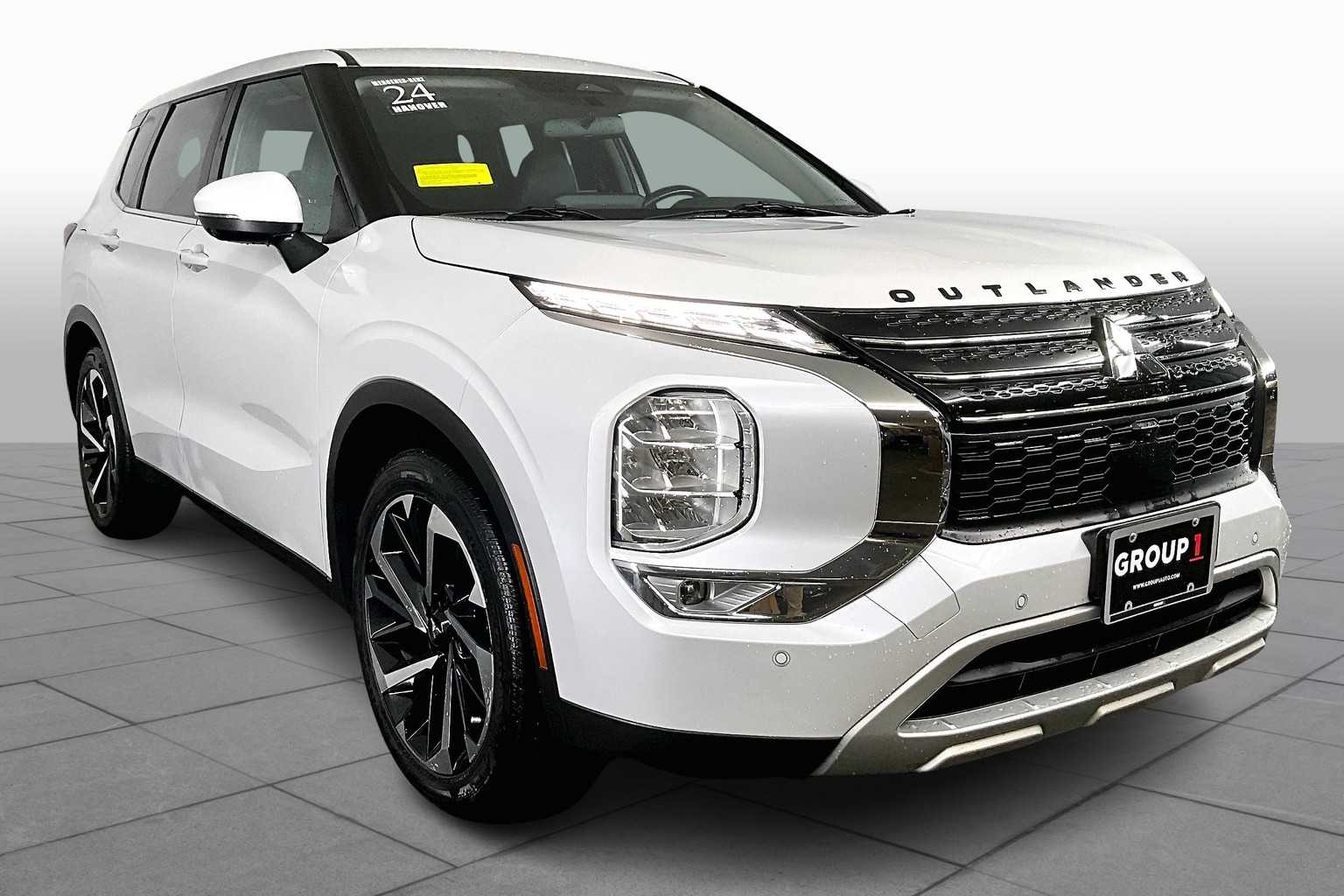 Used 2024 Mitsubishi Outlander SE with VIN JA4J3VA83RZ005239 for sale in Hanover, MA