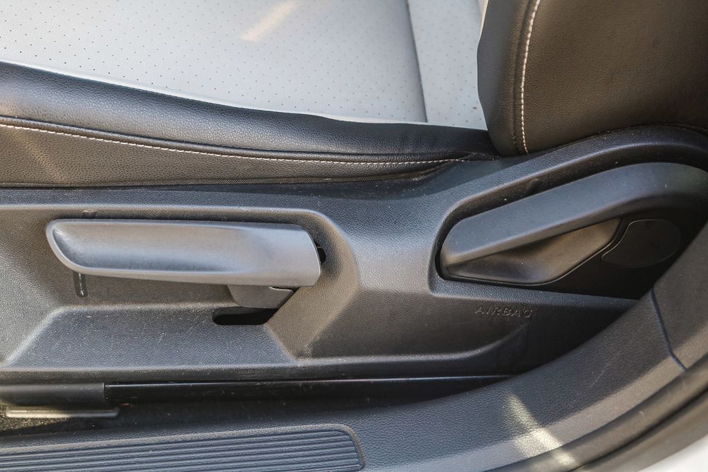 2019 Volkswagen Jetta R-Line photo 20