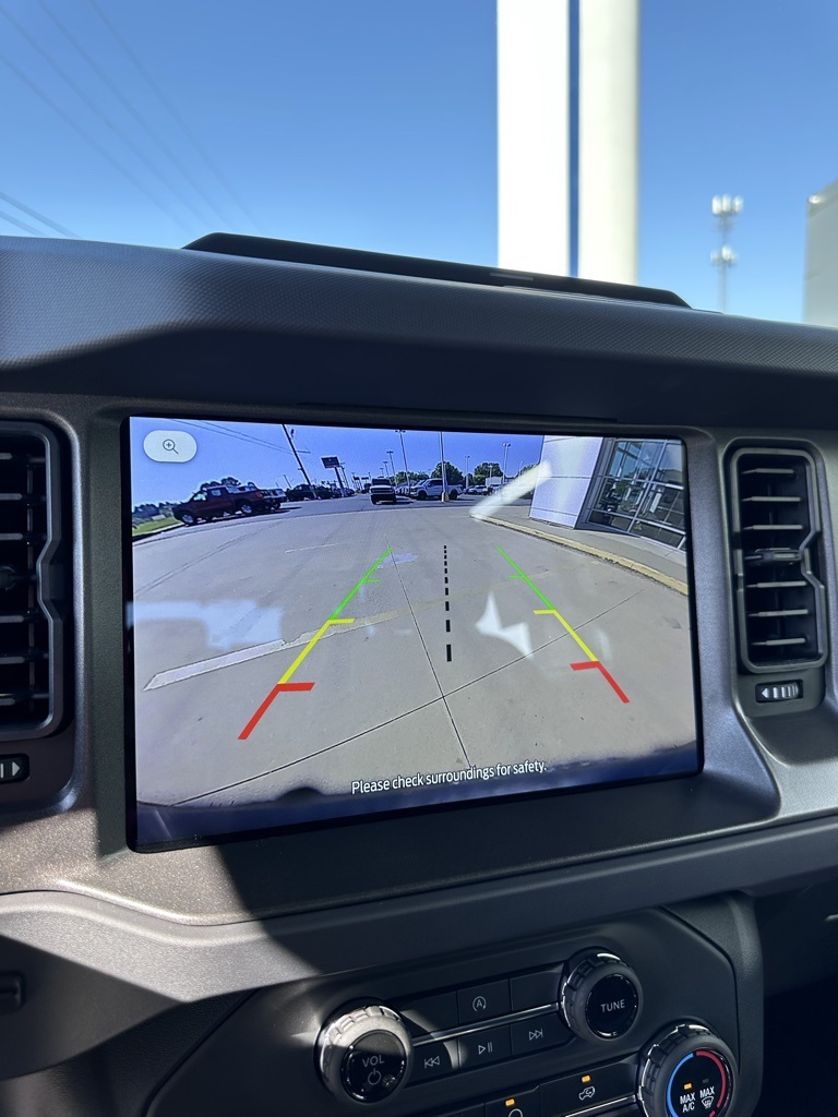 2025 Ford Bronco Base photo 13