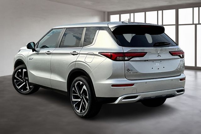 2025 Mitsubishi Outlander PHEV SE photo 4