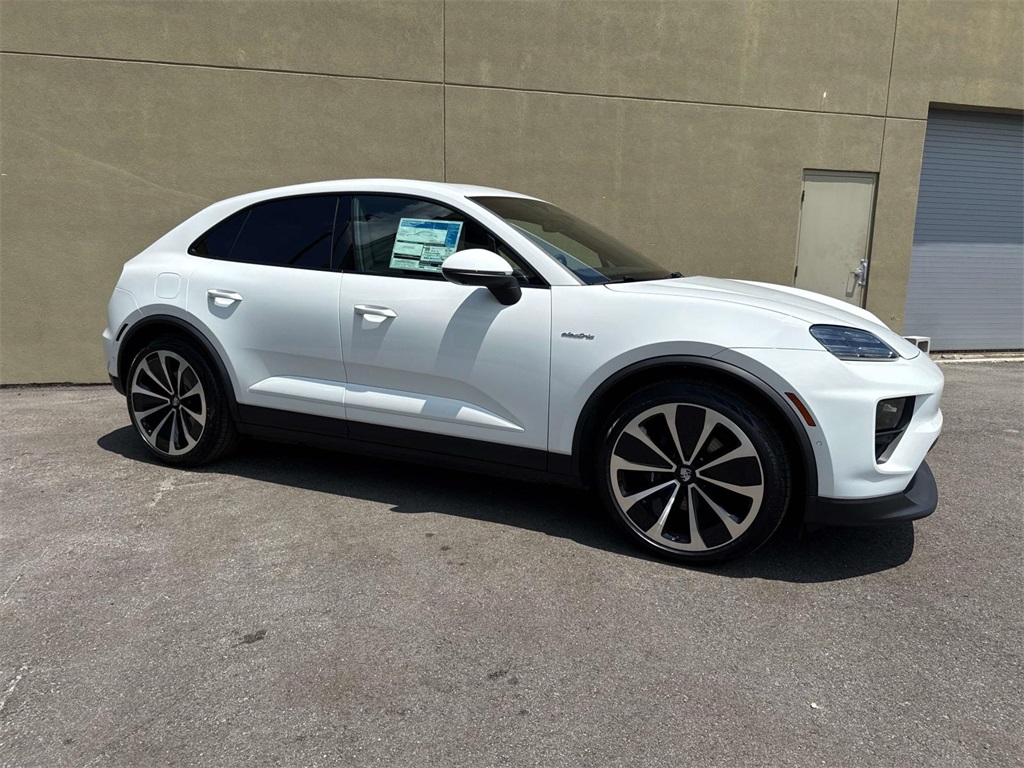 2025 Porsche Macan Electric photo 8