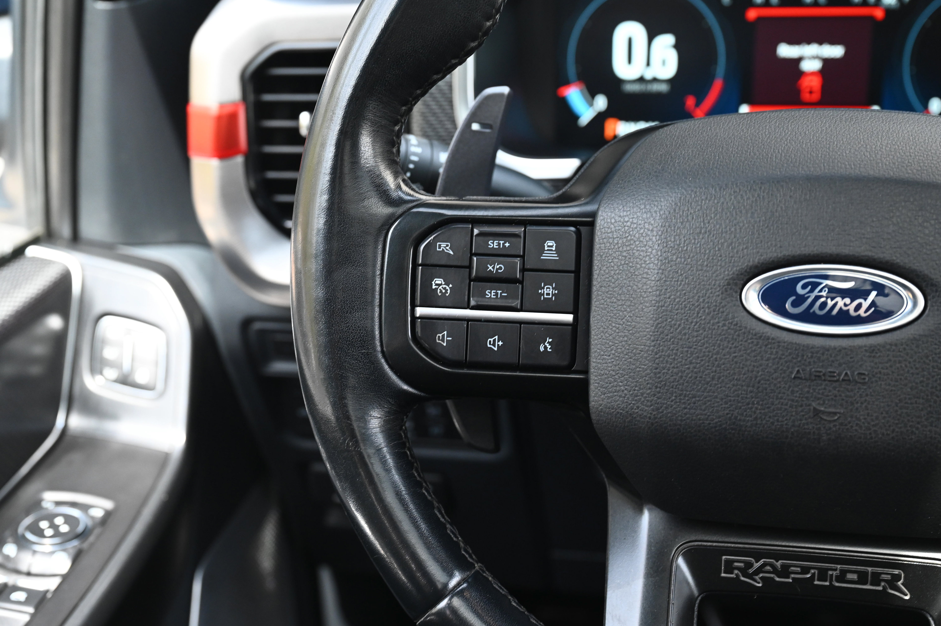 2022 Ford F-150 Raptor photo 44