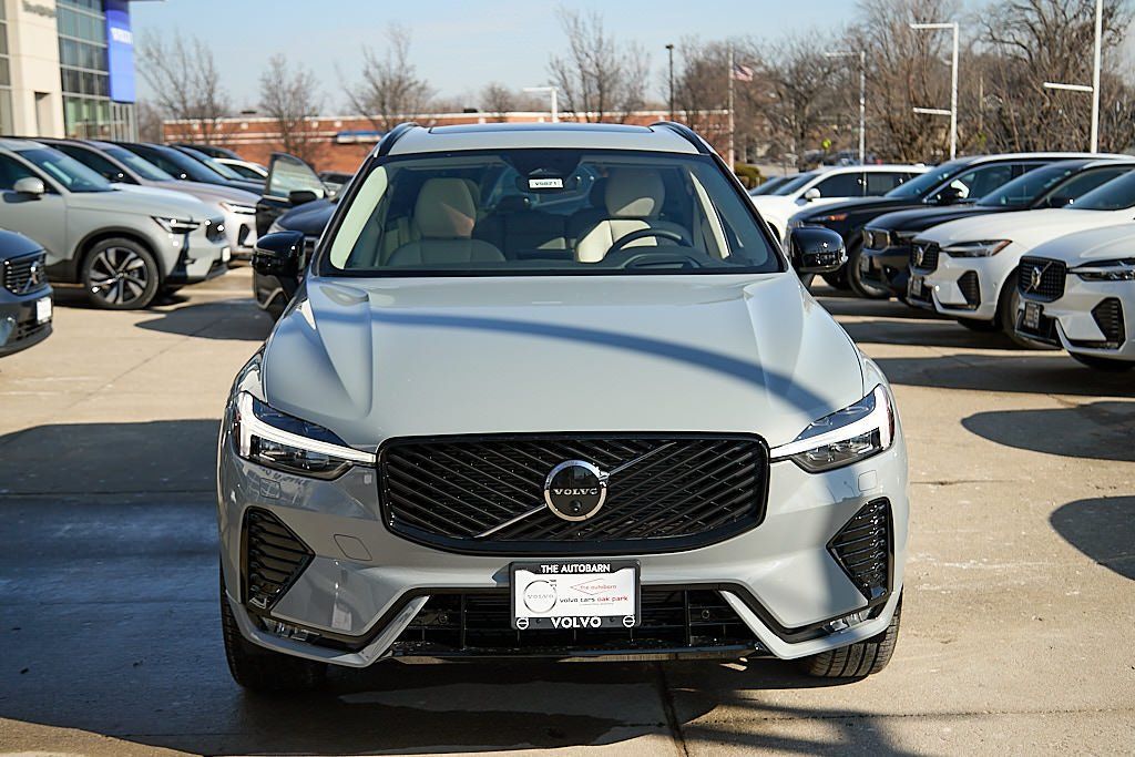2026 VOLVO XC60 - Image 4