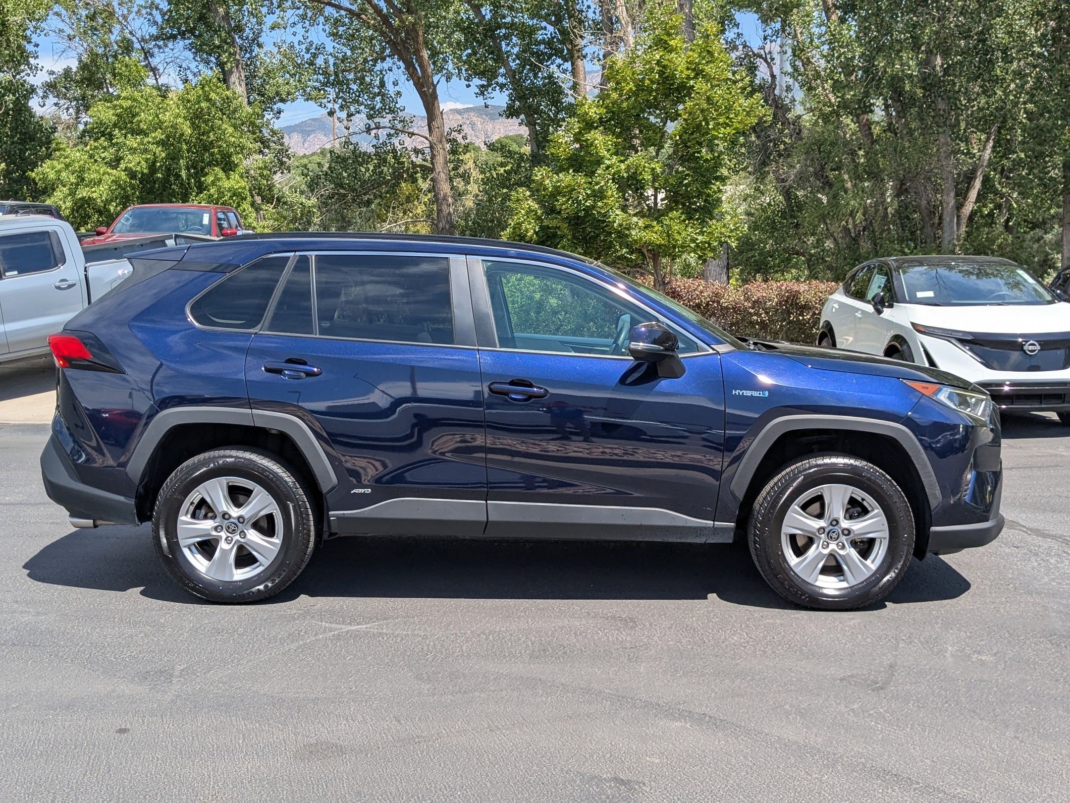 Used 2021 Toyota RAV4 XLE with VIN 4T3R6RFV9MU027664 for sale in Northfield, Minnesota