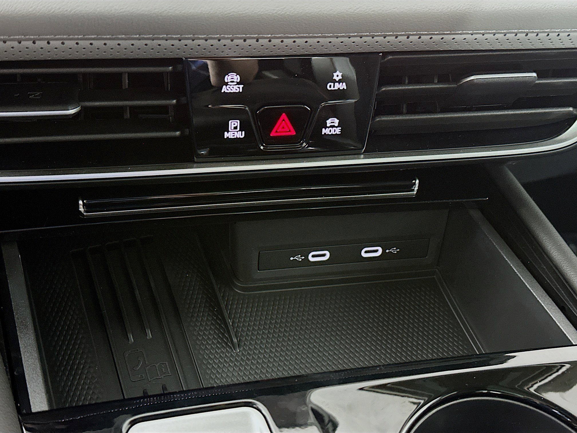 2025 Volkswagen Atlas Peak Edition SE Technology photo 14
