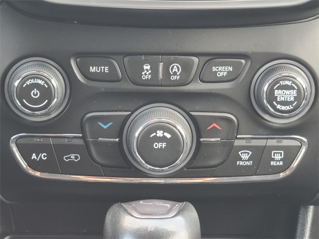2020 Jeep Cherokee Latitude photo 21