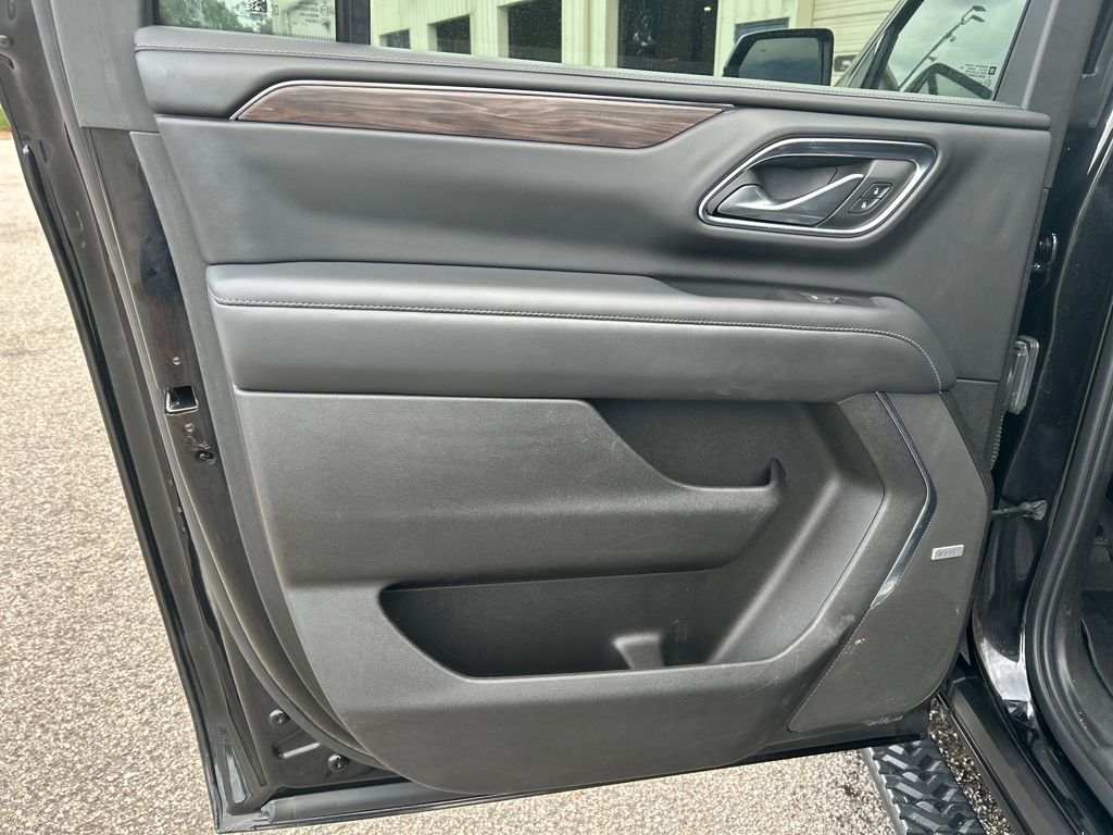 2022 Chevrolet Suburban Z71 photo 13