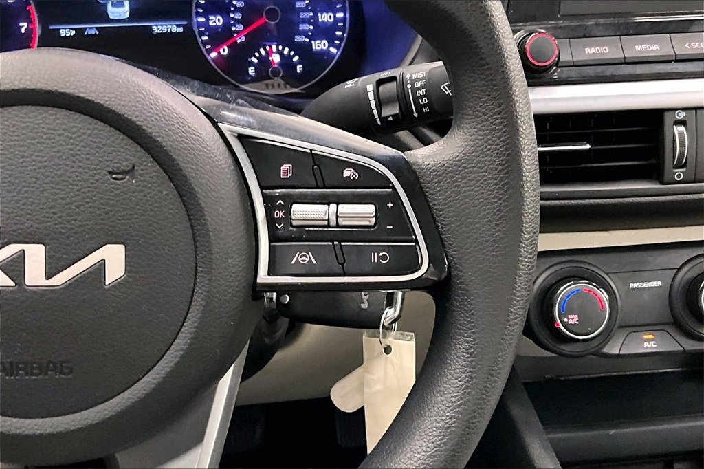 2023 Kia Forte LXS photo 17