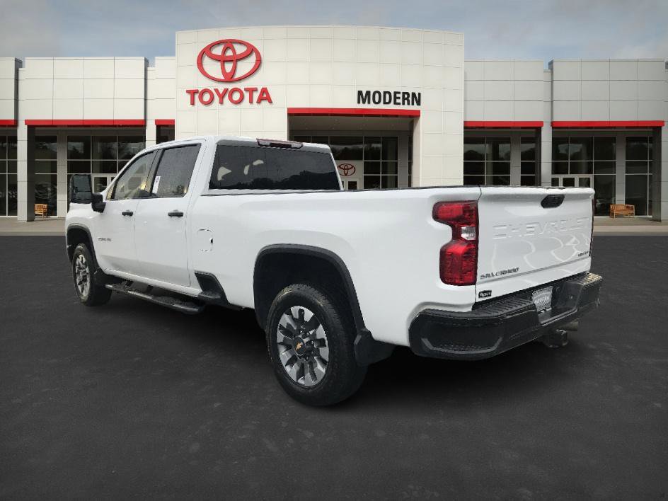 2022 Chevrolet Silverado 2500HD Custom photo 3