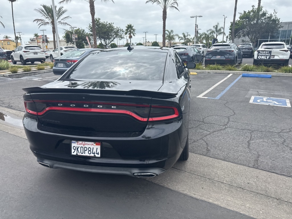 2017 Dodge Charger SXT photo 27