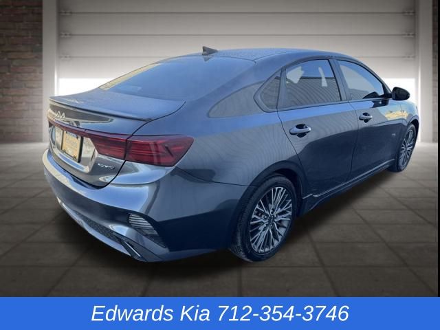 2023 Kia Forte GT-Line photo 3