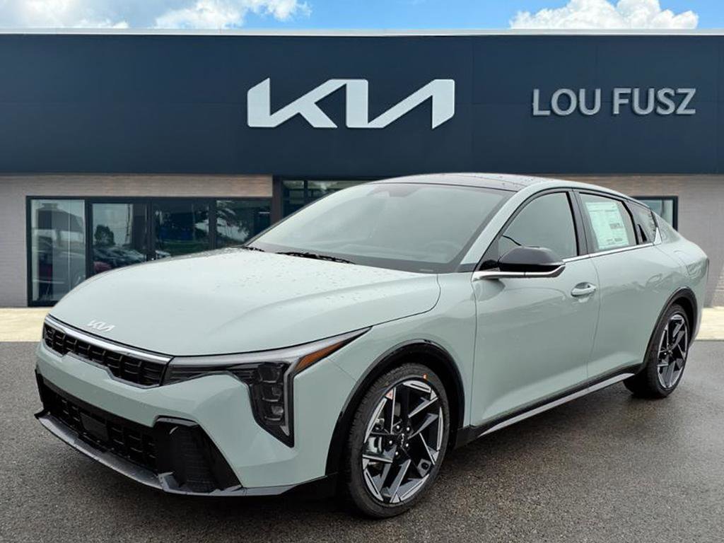 2025 Kia K4 GT-Line's photo