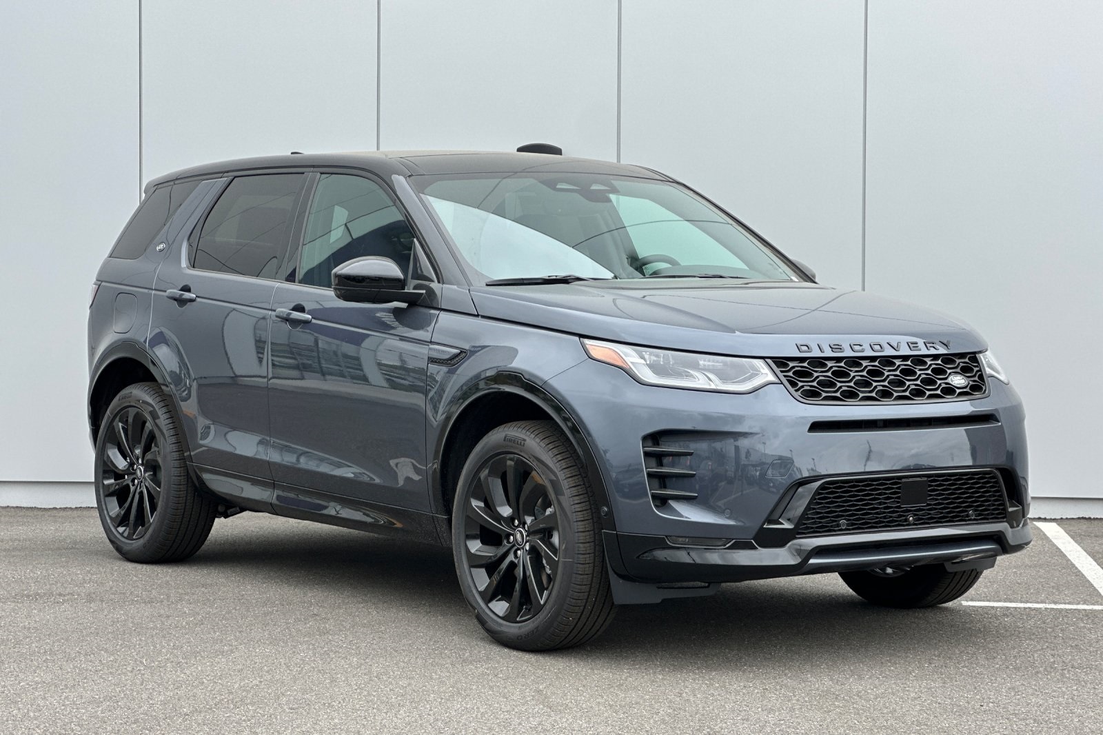 2025 Land Rover Discovery Sport Dynamic SE photo 7