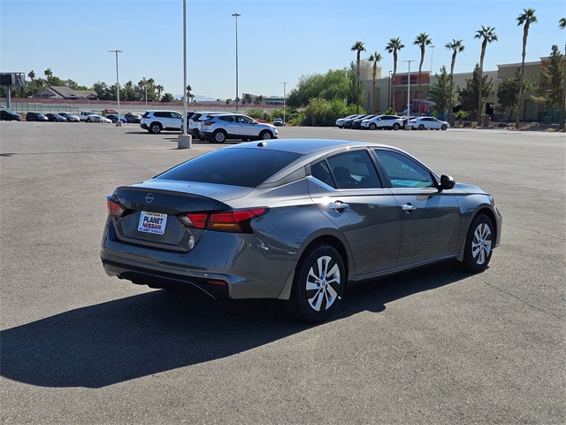 2025 Nissan Altima S photo 3