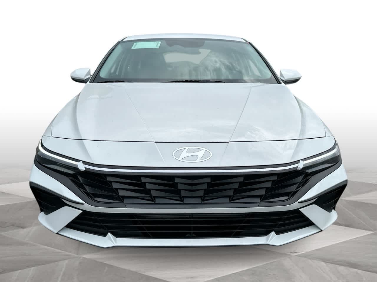 2025 Hyundai Elantra SE photo 3