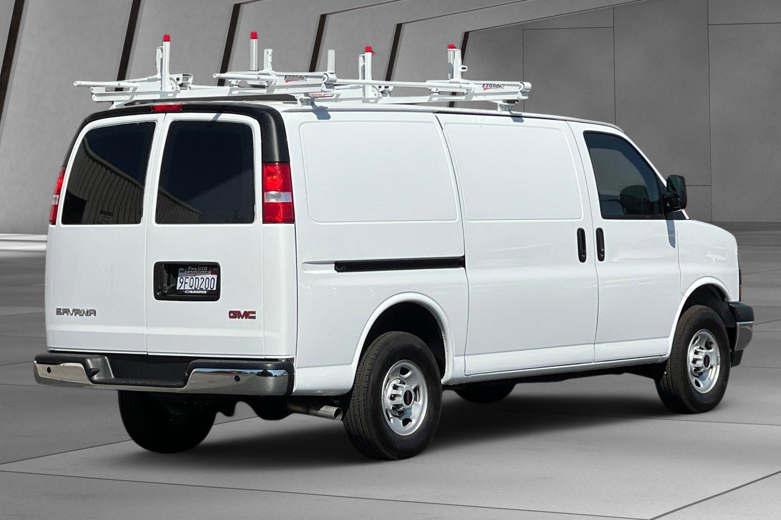 2023 Gmc Savana Cargo 2500 photo 2