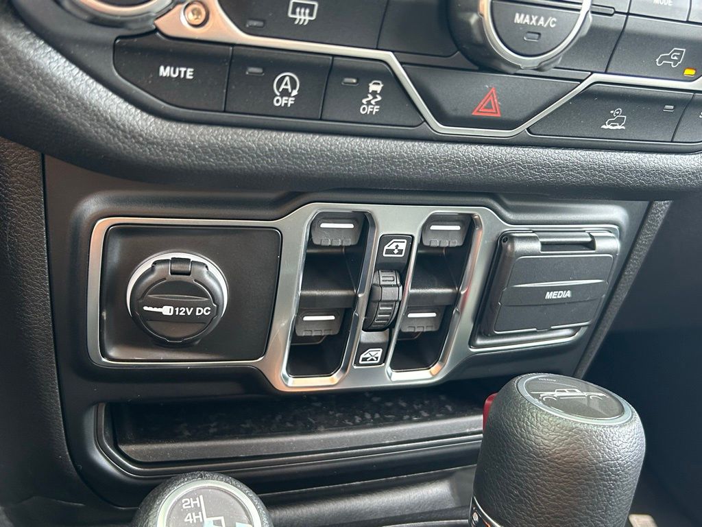 2025 Jeep Gladiator Sport S photo 34
