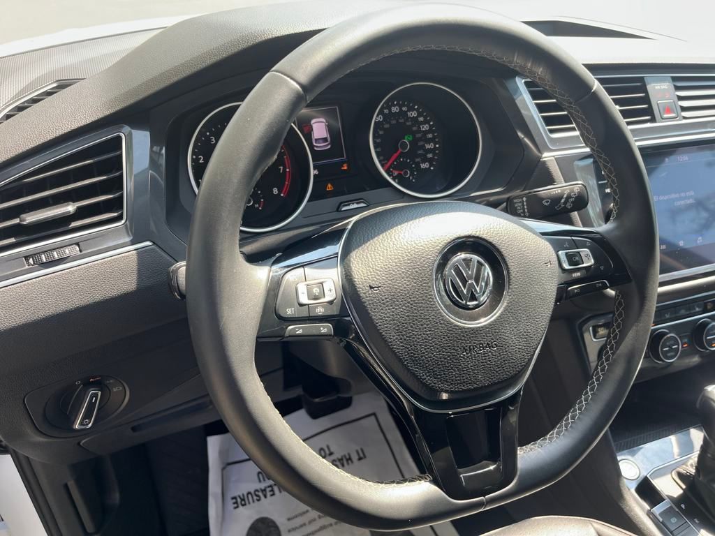 2021 Volkswagen Tiguan SE photo 9