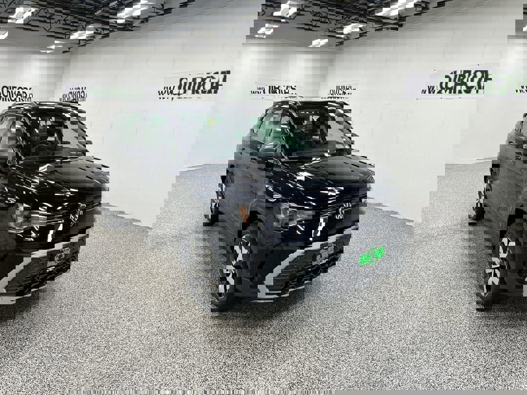 2025 Volkswagen Taos S's photo