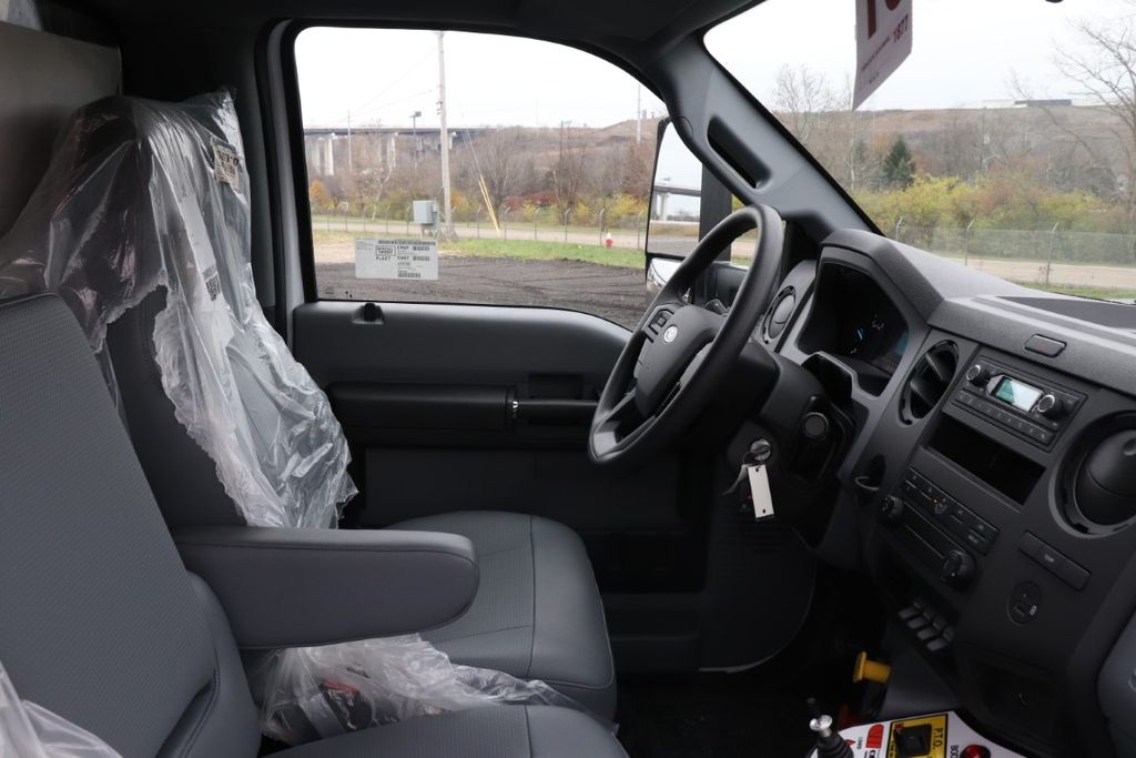 2025 Ford F-750 photo 9