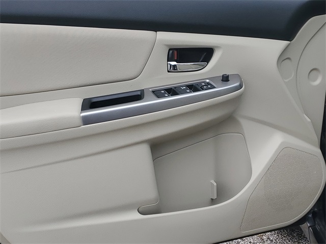 2015 Subaru Impreza 2.0i Premium photo 9