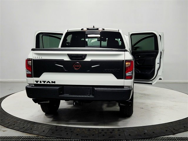 2024 Nissan Titan PRO-4X photo 12