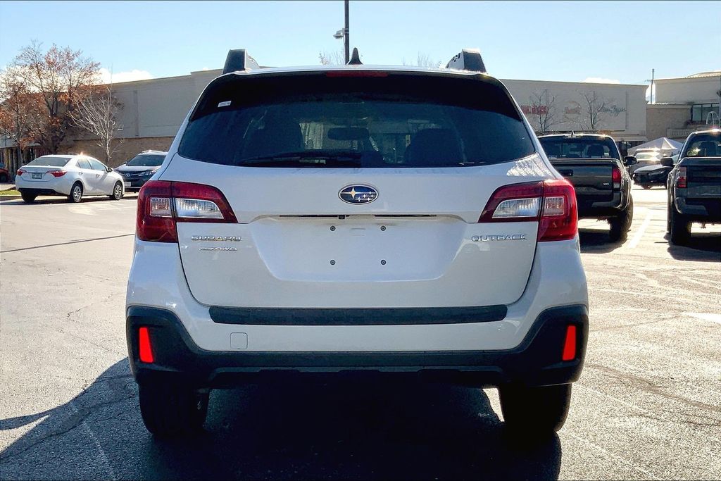 2018 Subaru Outback 2.5i photo 3