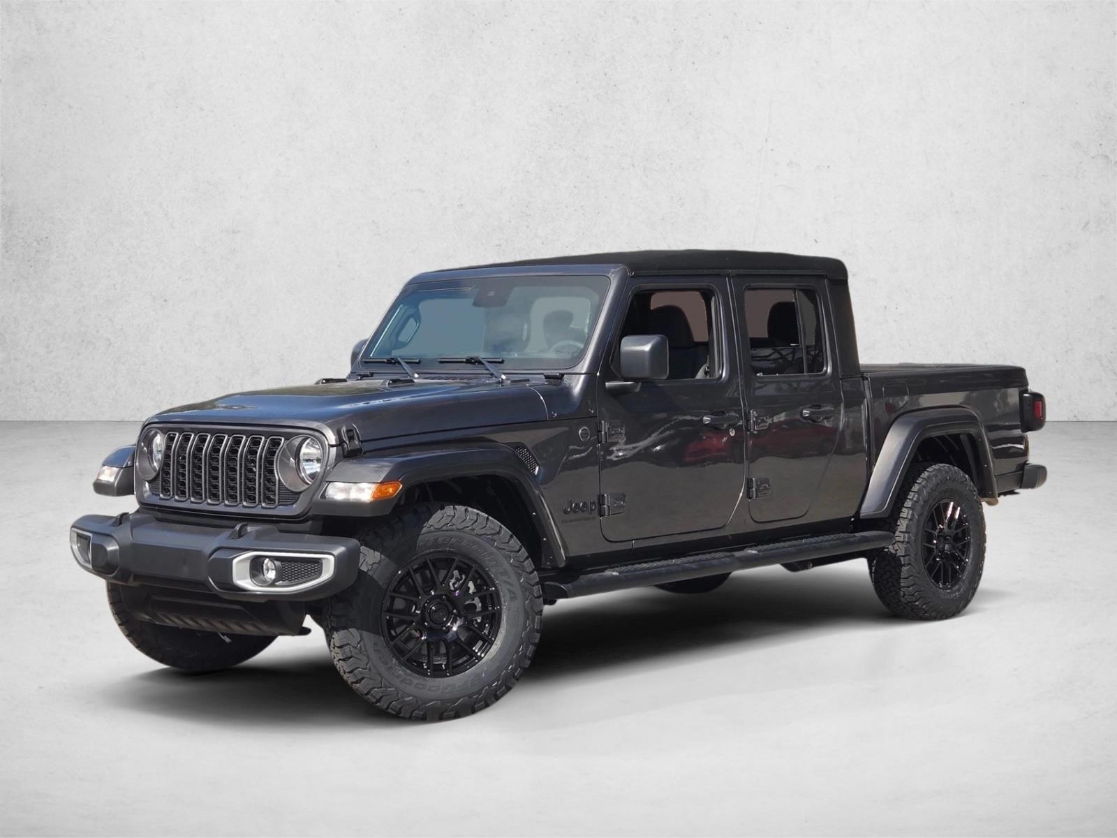 2024 Jeep Gladiator Sport S's photo