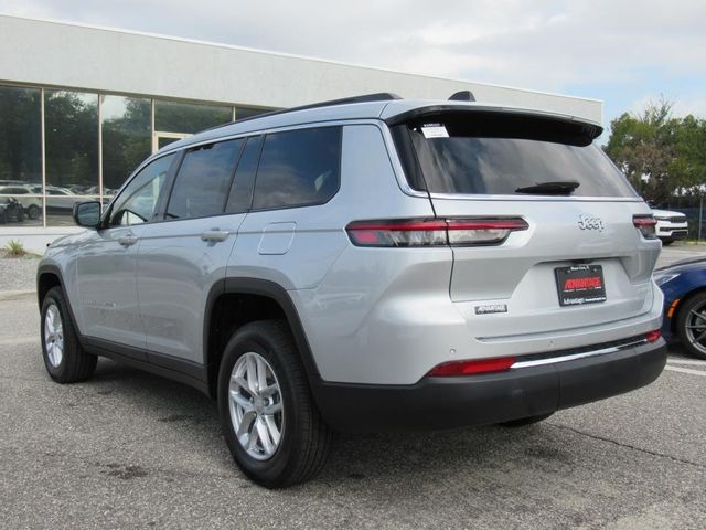 2025 Jeep Grand Cherokee Laredo photo 4