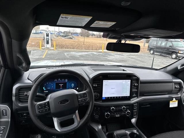 2025 Ford F-150 XLT photo 9