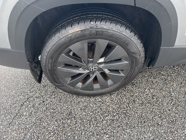 2023 Volkswagen Taos S photo 8