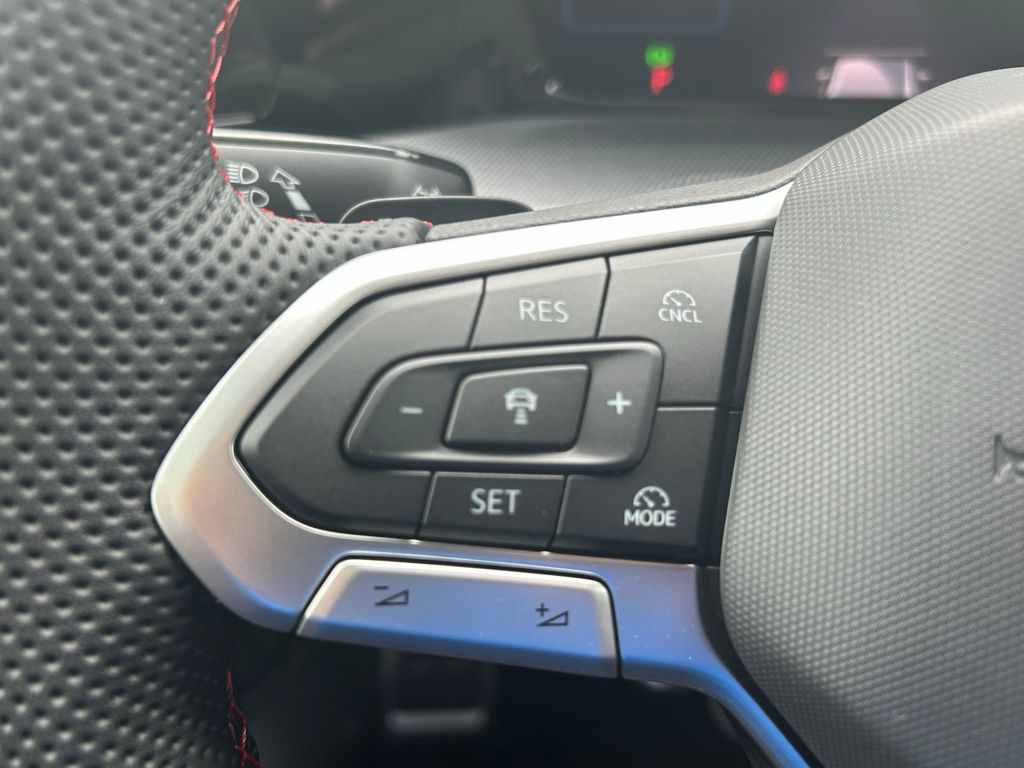 2025 Volkswagen Golf GTI S photo 9