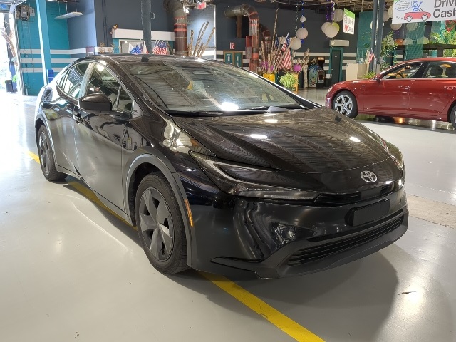2024 Toyota Prius LE photo 3