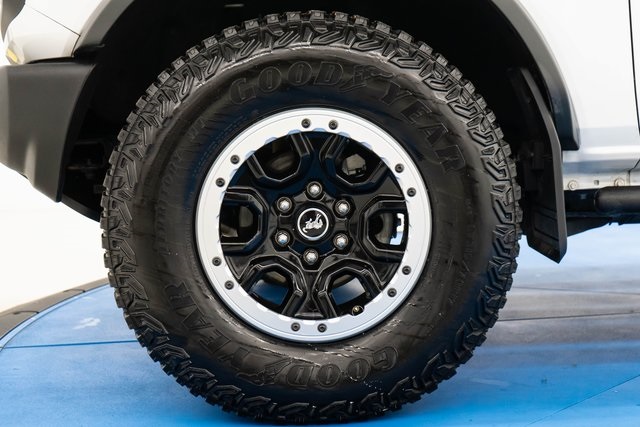 2023 Ford Bronco Base photo 2