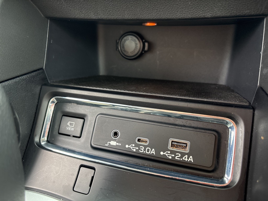 2023 Subaru Ascent Limited photo 22