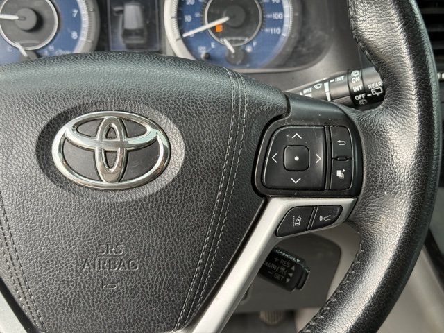 2019 Toyota Sienna XLE photo 13