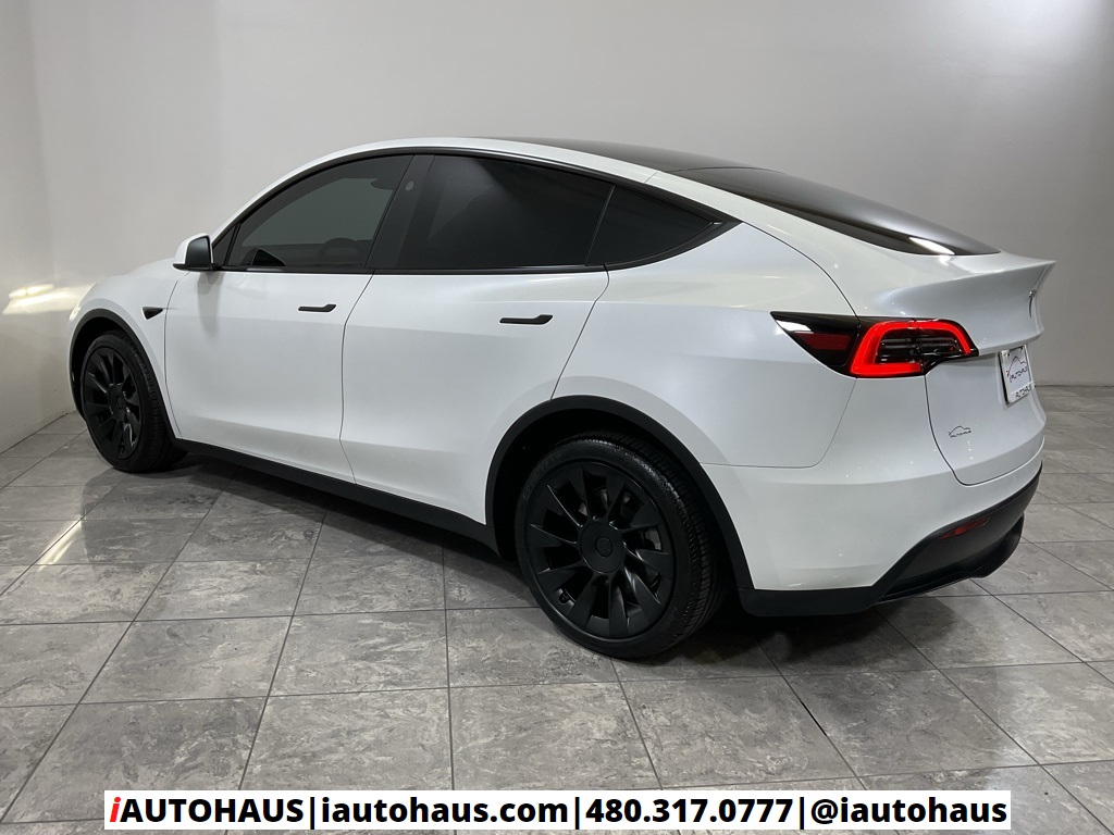 2024 Tesla Model Y Long Range photo 4