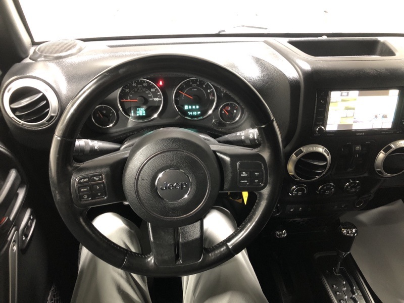 2016 Jeep Wrangler Unlimited Sahara photo 20