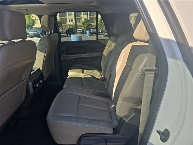 2019 Ford Expedition MAX XLT photo 17