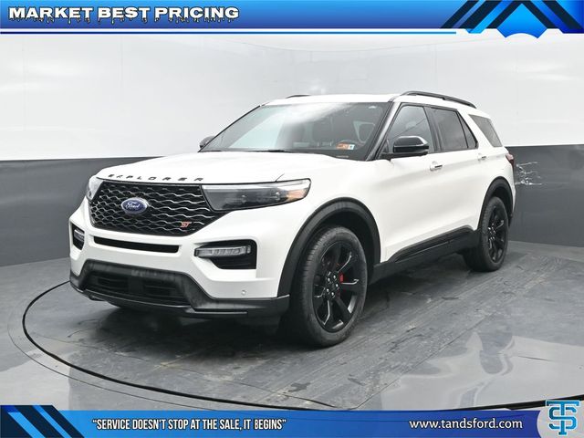 2023 Ford Explorer ST's photo