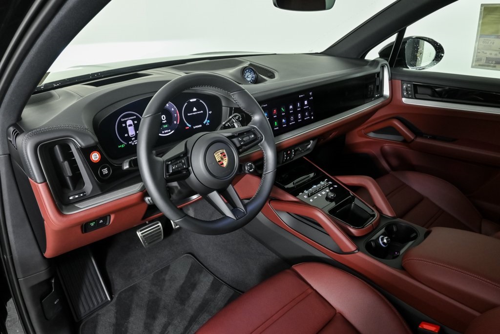 2025 Porsche Cayenne E-Hybrid S photo 4