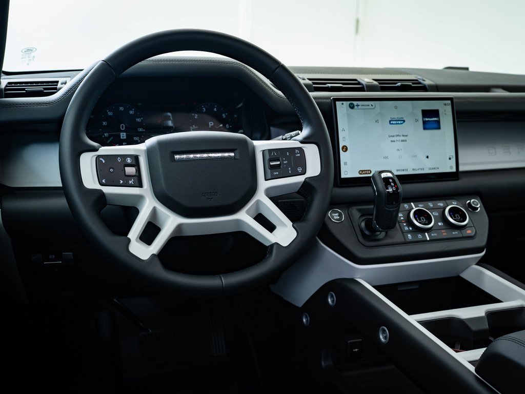 2025 Land Rover Defender 110 X-Dynamic SE photo 20