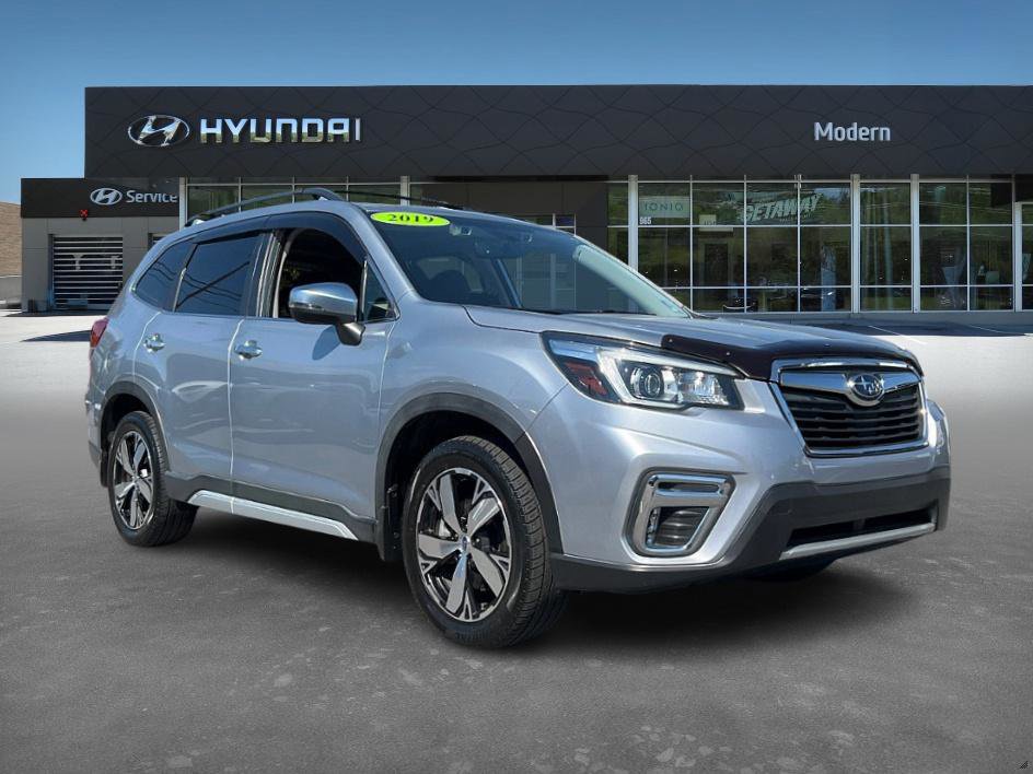 2019 Subaru Forester Touring photo 2