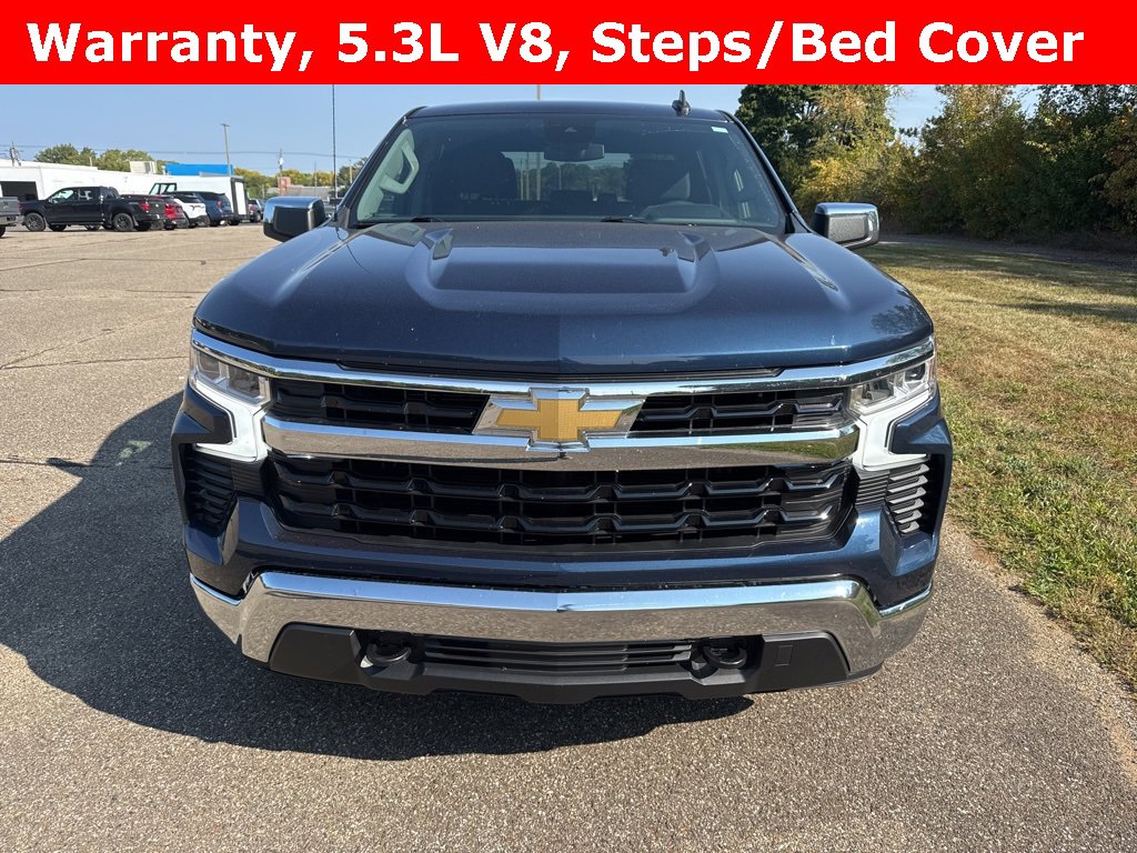 2022 Chevrolet Silverado 1500 LT photo 2