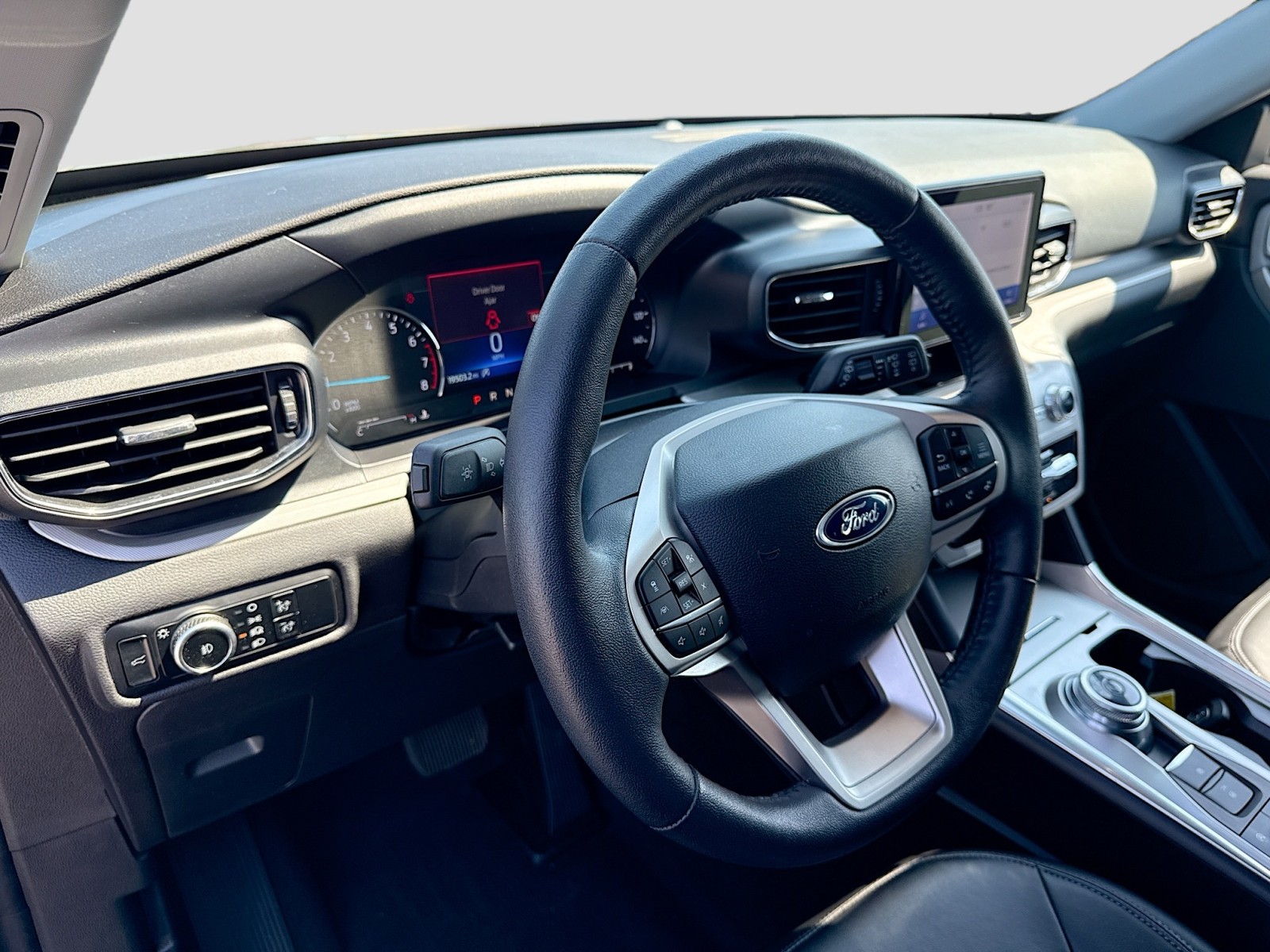 2024 Ford Explorer XLT photo 7