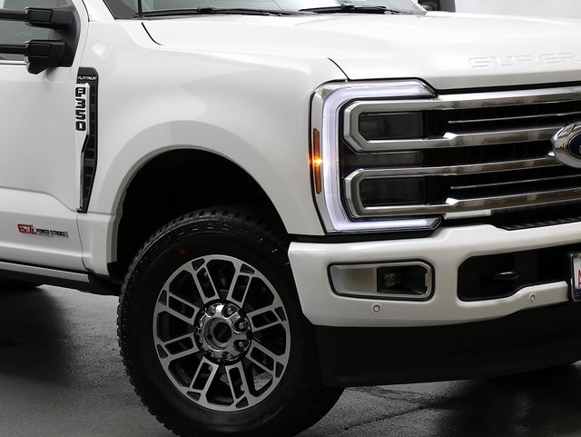 2026 Ford F-350 Platinum photo 3
